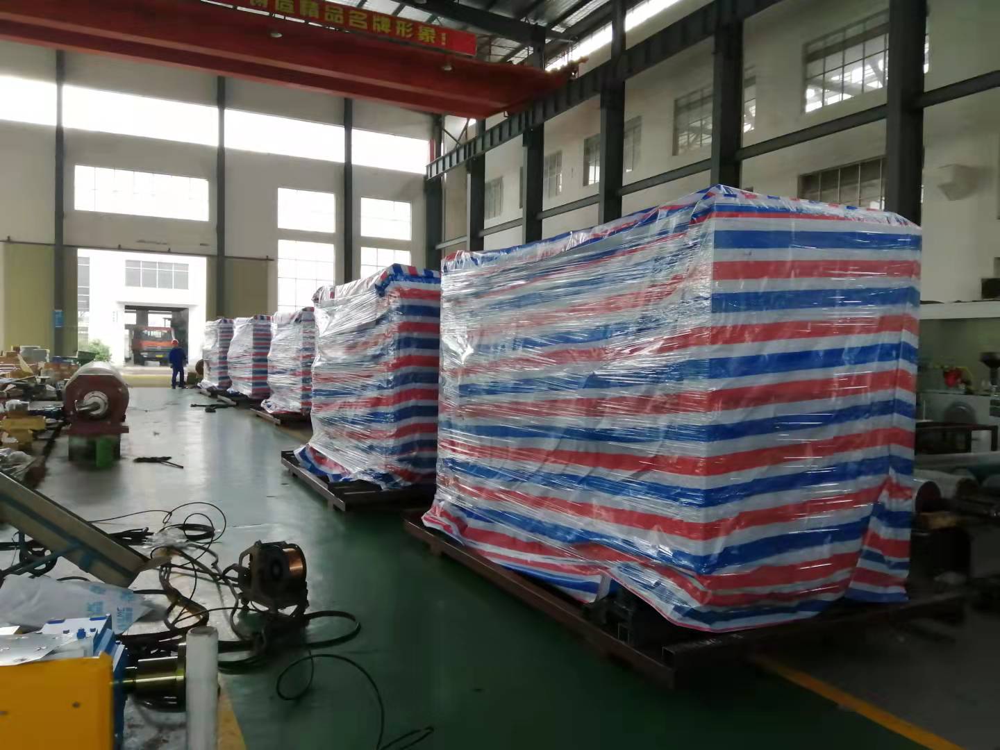 满载成果，出口货物整装出发