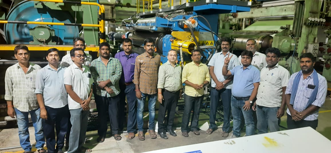 热烈祝贺公司印度GVG纸厂压光机项目顺利完成安装调试工作